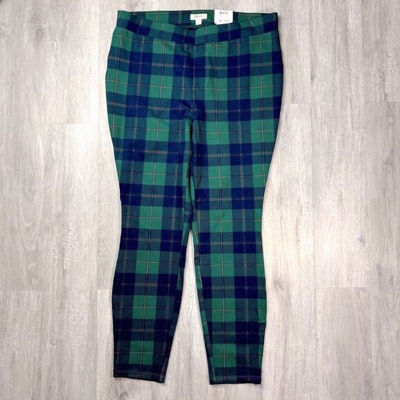 Women's Plus Size Holiday Plaid Pull-On Comfort Waist Skinny Pants 1X - Picture 2 of 6